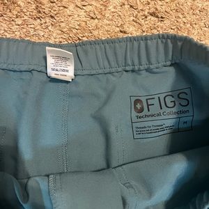 Figs Scrub Set